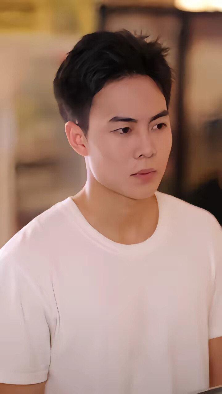 《乡村绝品神医》剧照