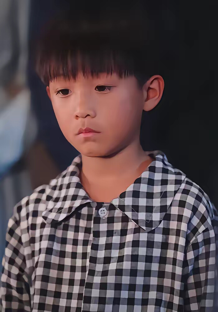 《守寡三年，他为我披上婚纱》剧照