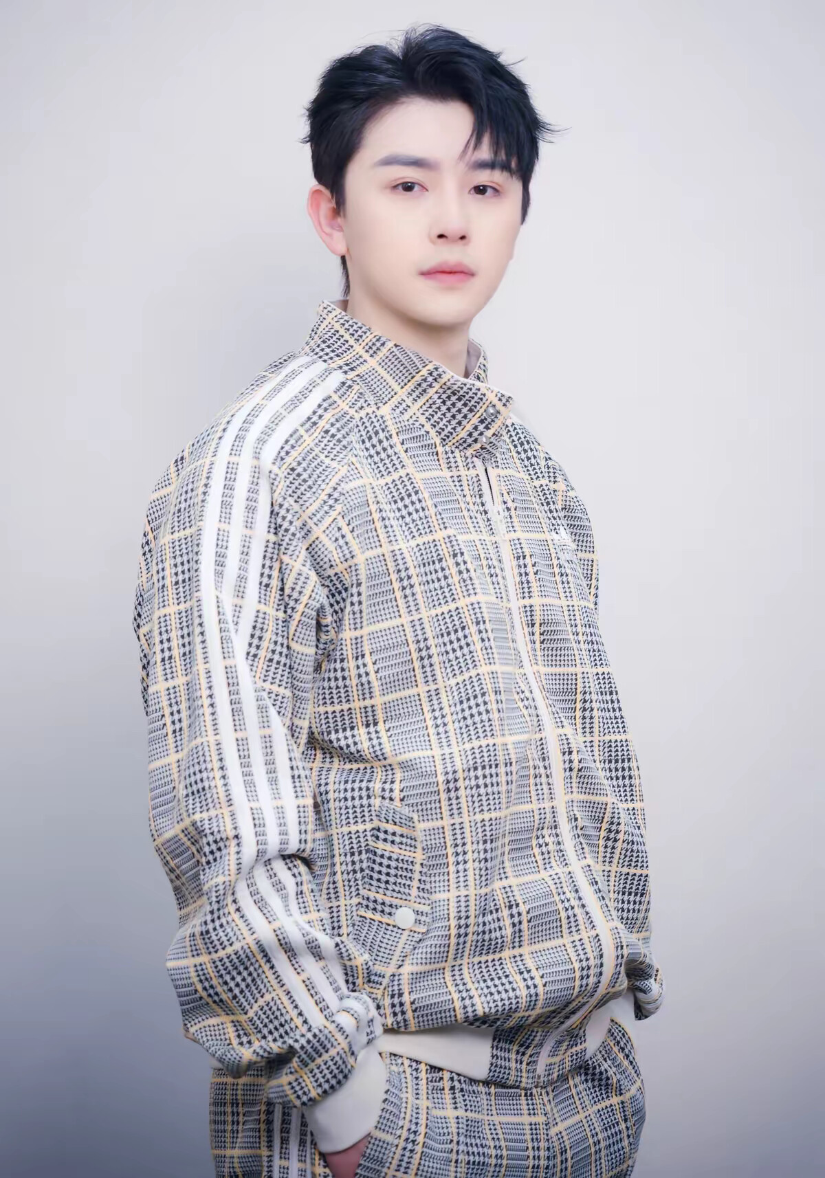 《蛇年到，系统喊我迎财神》剧照