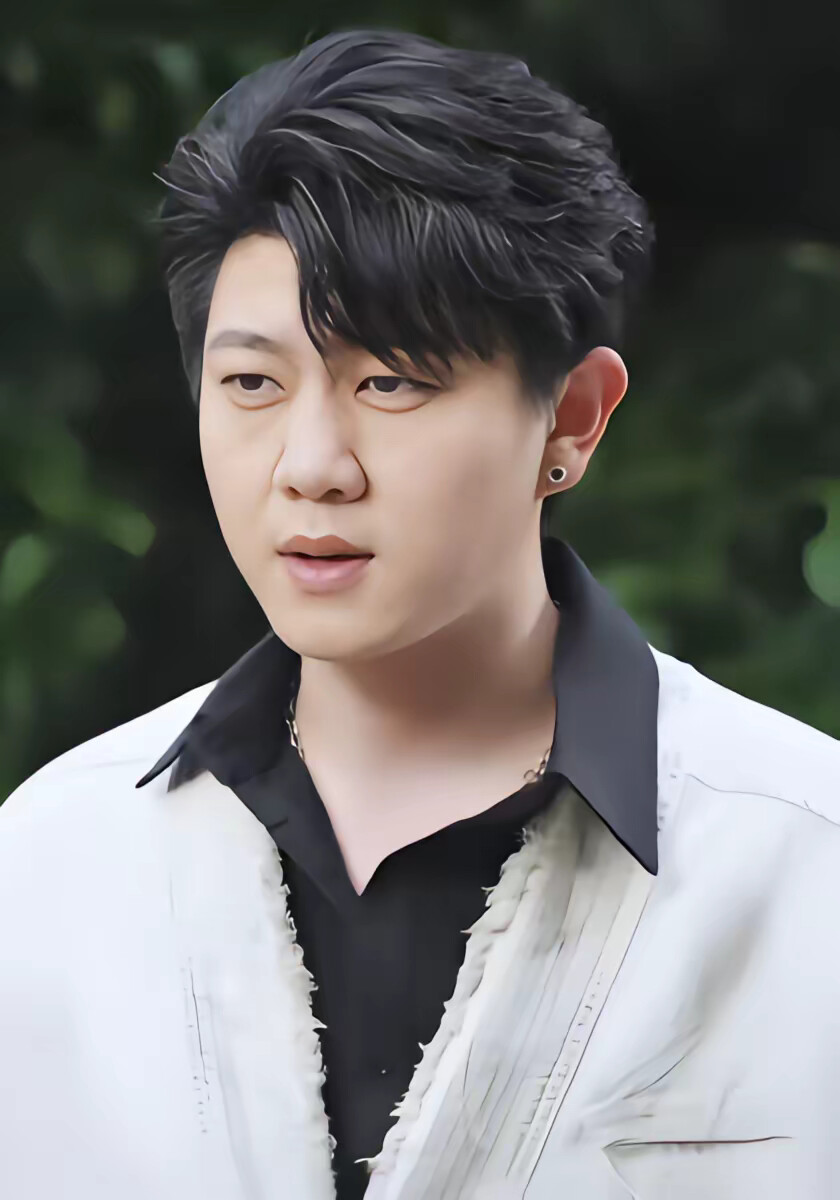 《穿书后成为反派的白月光》剧照