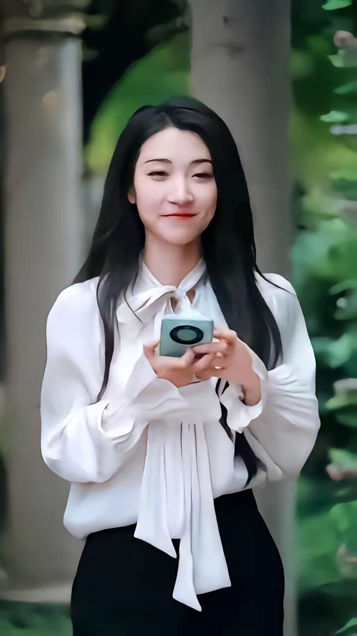 《假面之下》剧照