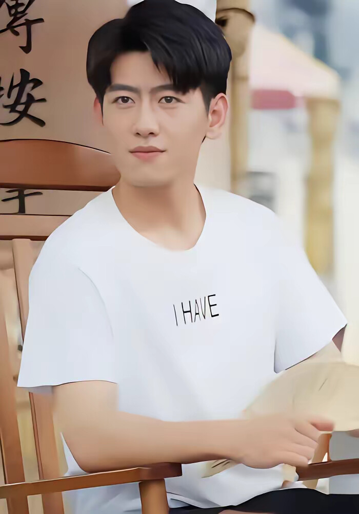 《摆摊卖艺，我被女总裁征婚了》剧照