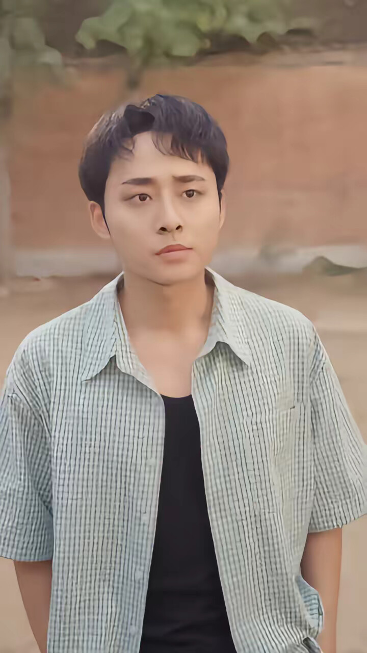 《回馈家乡，带村里人发家致富》剧照