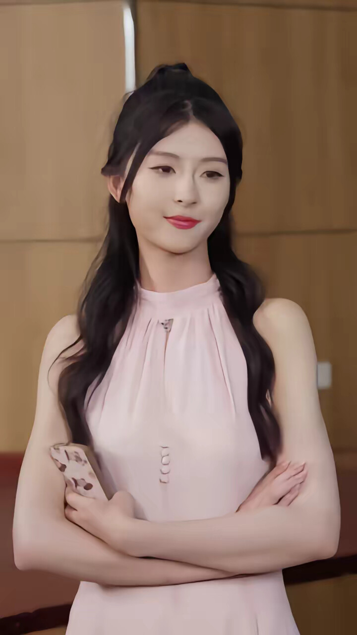 《资助的贫困生把我别墅卖了》剧照