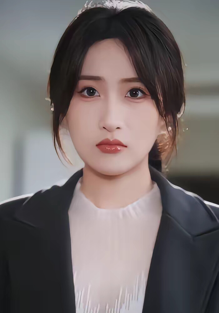 《全球冰封啃树皮，我带系统炫澳龙》剧照