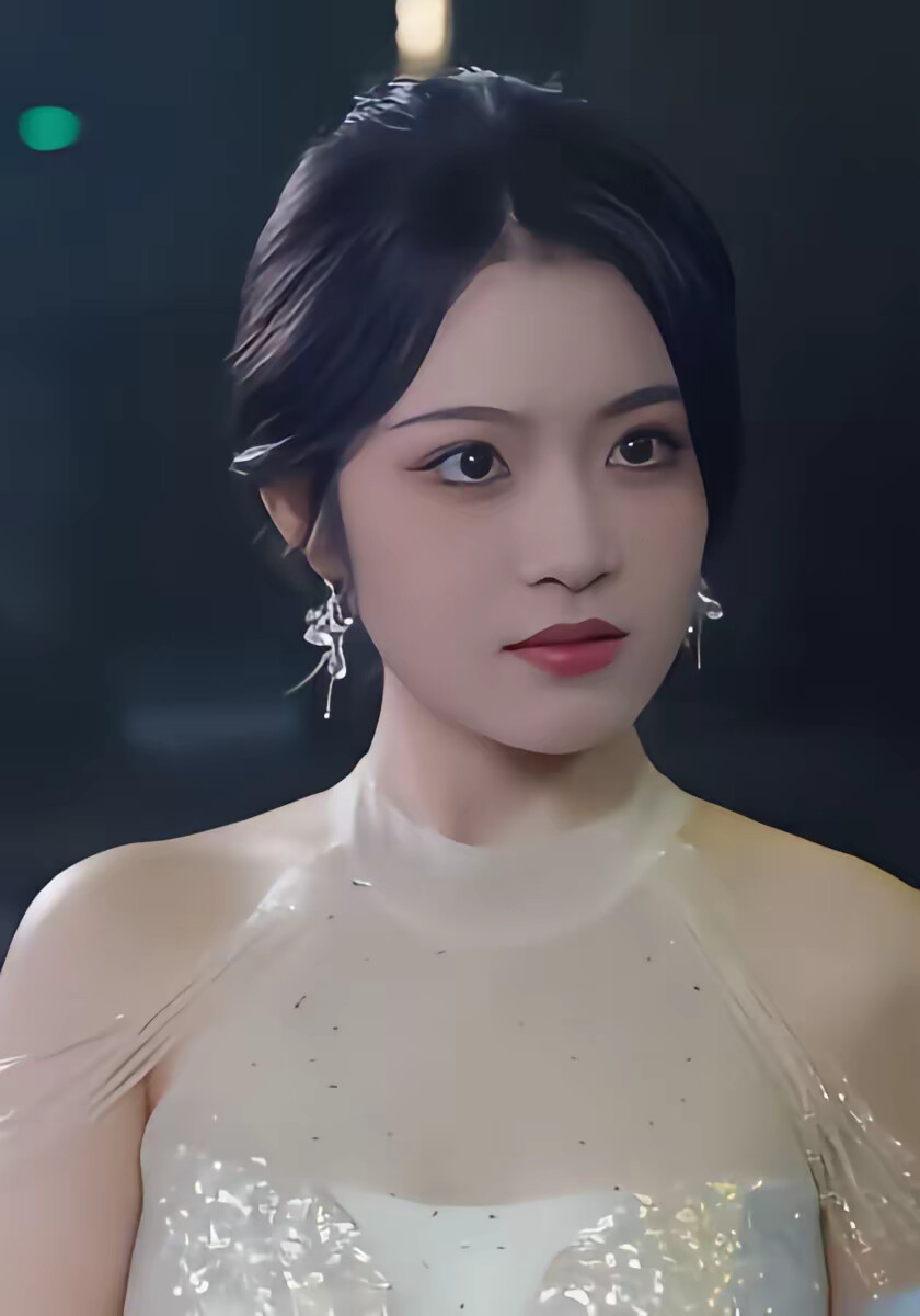 《开局一首天后燃爆全场》剧照