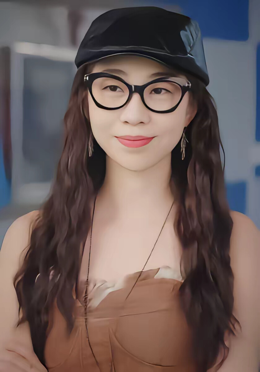 《开局直播毒鸡汤，差点笑死观众》剧照