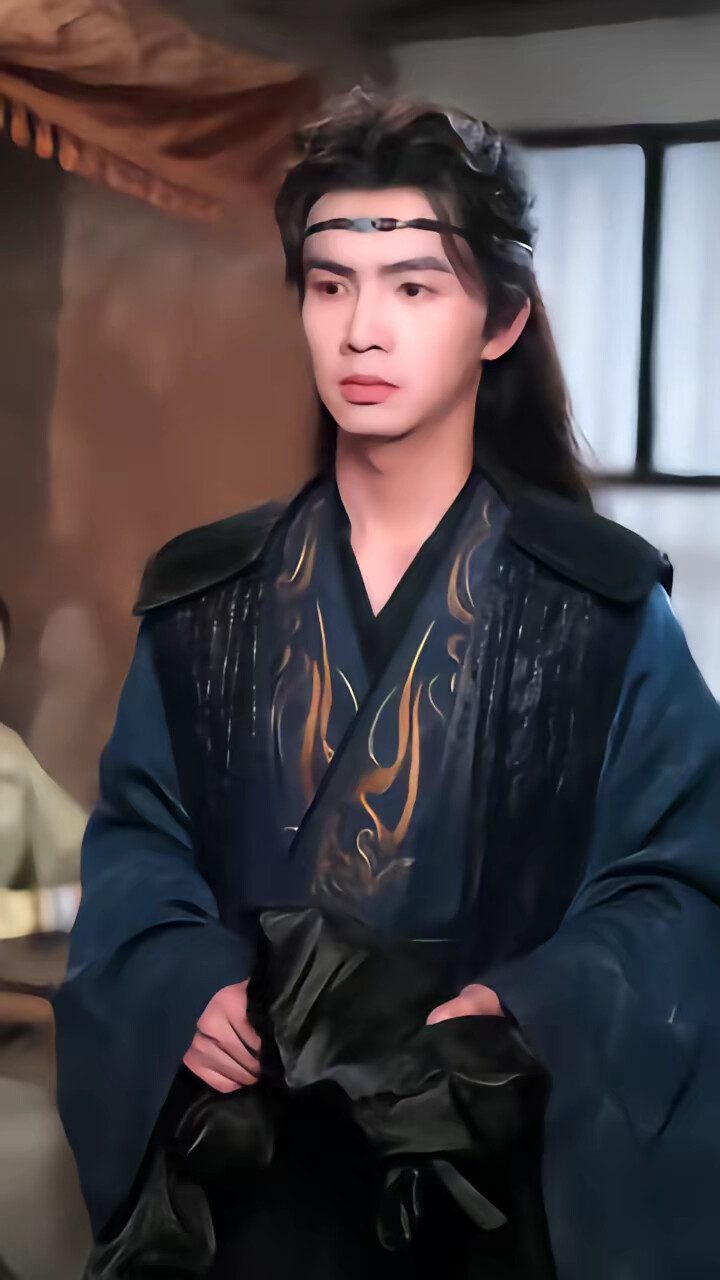 《穿越反派，洗白救全家：反派怎么啦》剧照