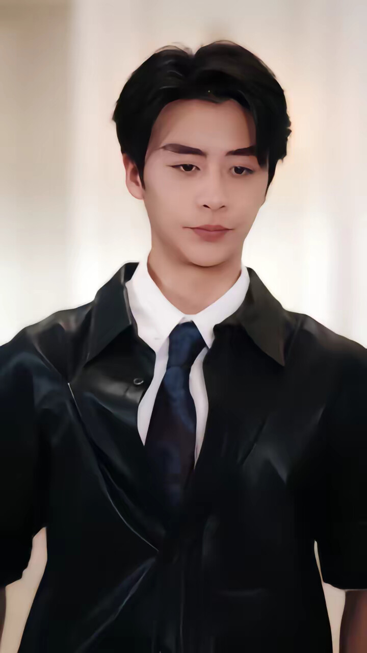 《在家耙耳朵！在外是教父》剧照