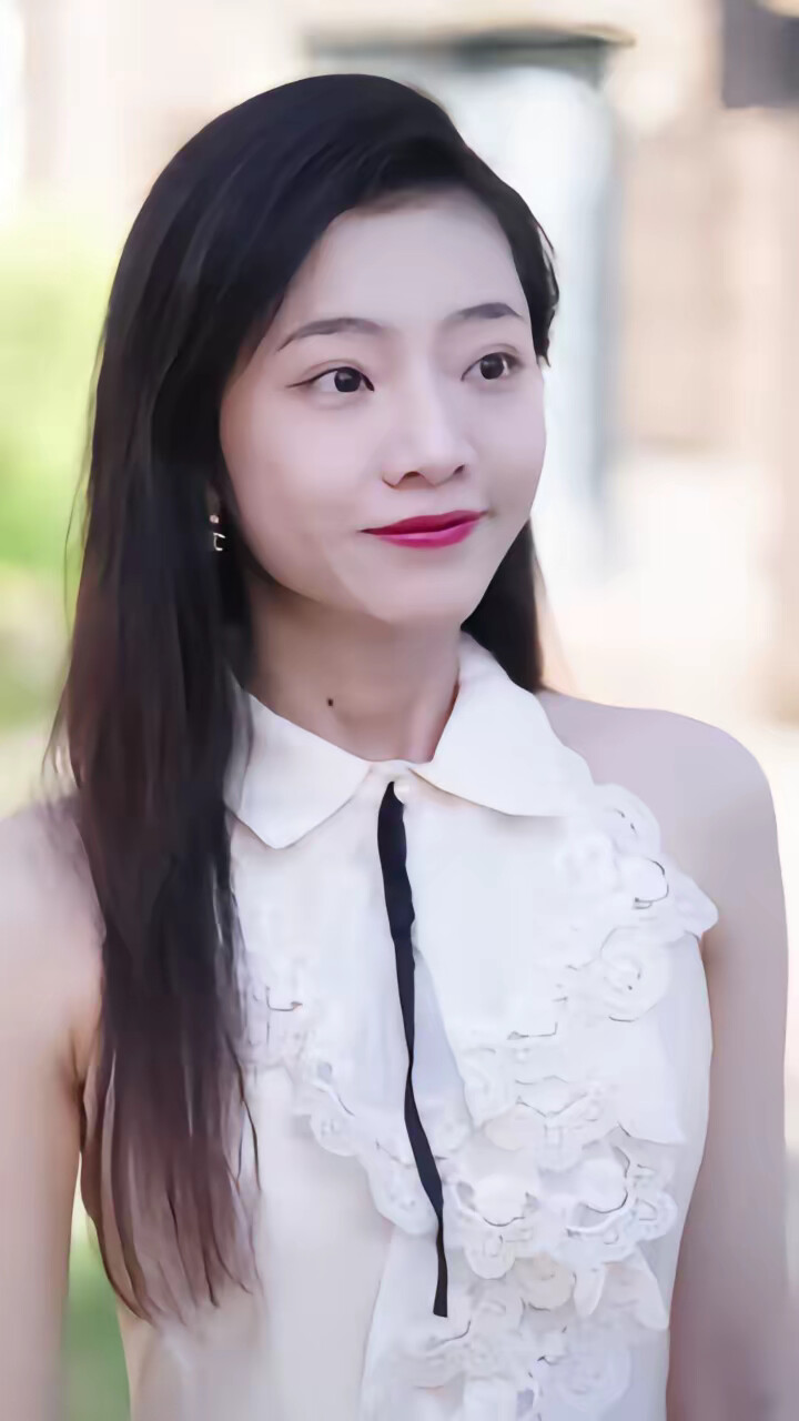 《系统绑定，偏执老公在线掉马》剧照