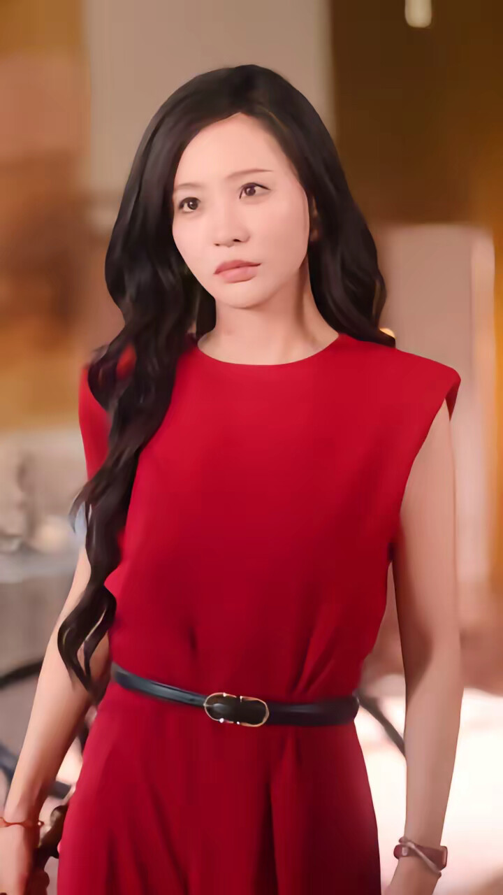 《为她臣服》剧照