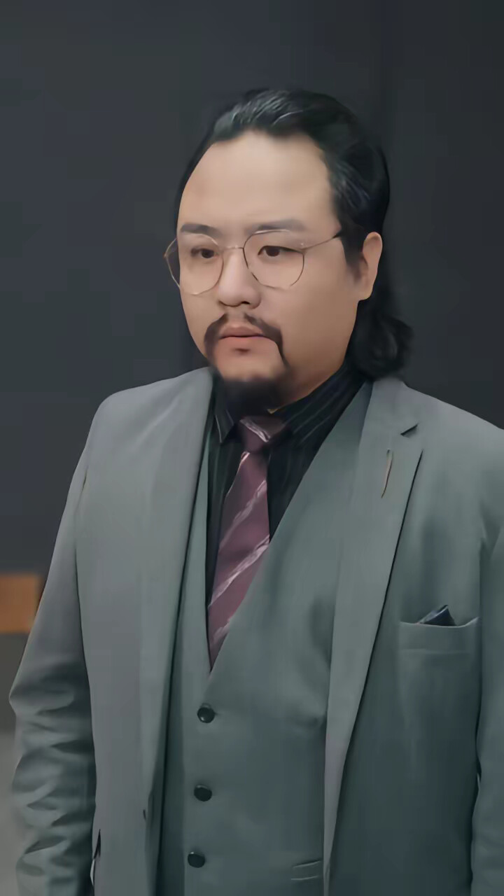 《她站在光的背面》剧照