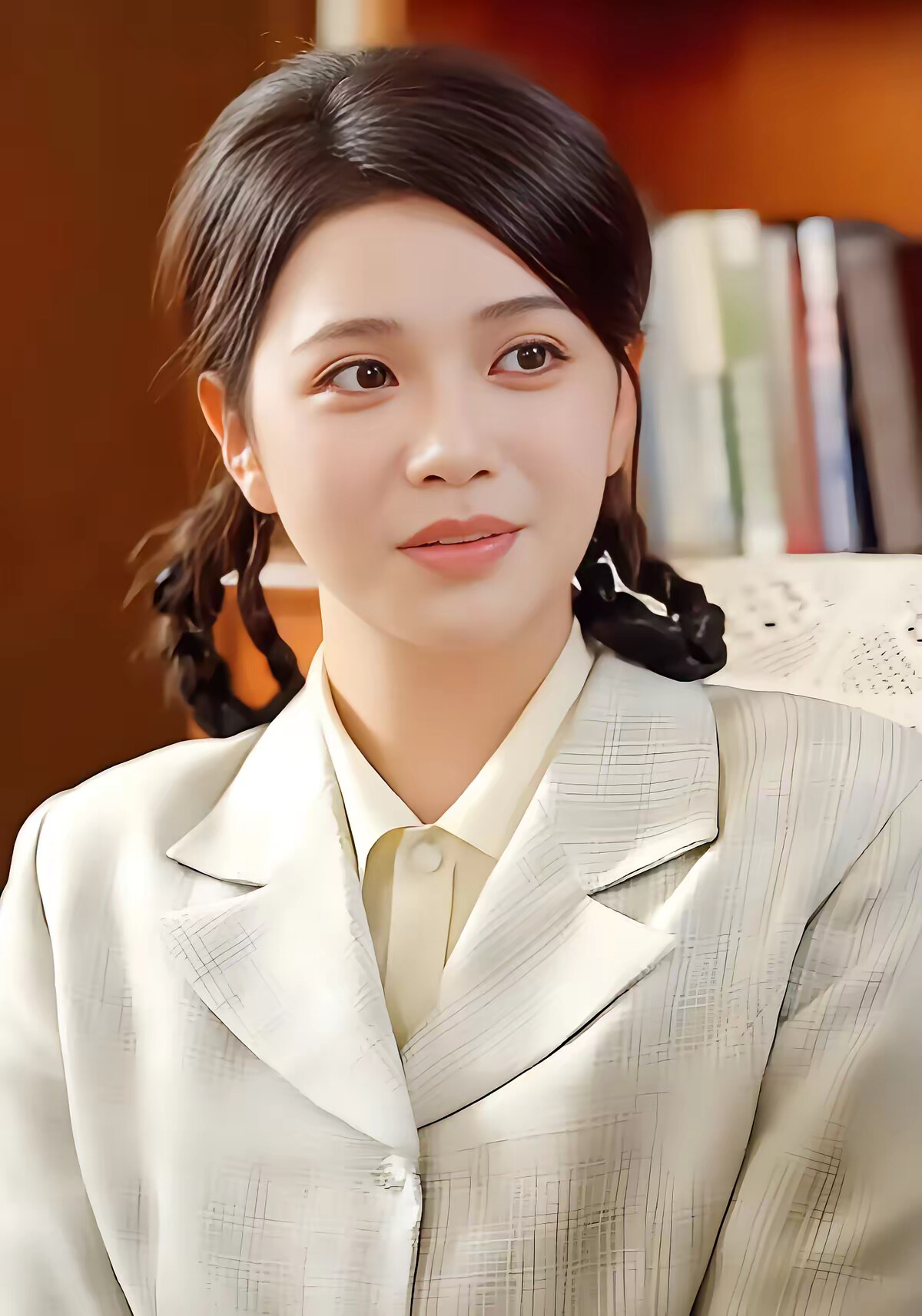 《资本家小姐重生，掏空家产去寻夫》剧照