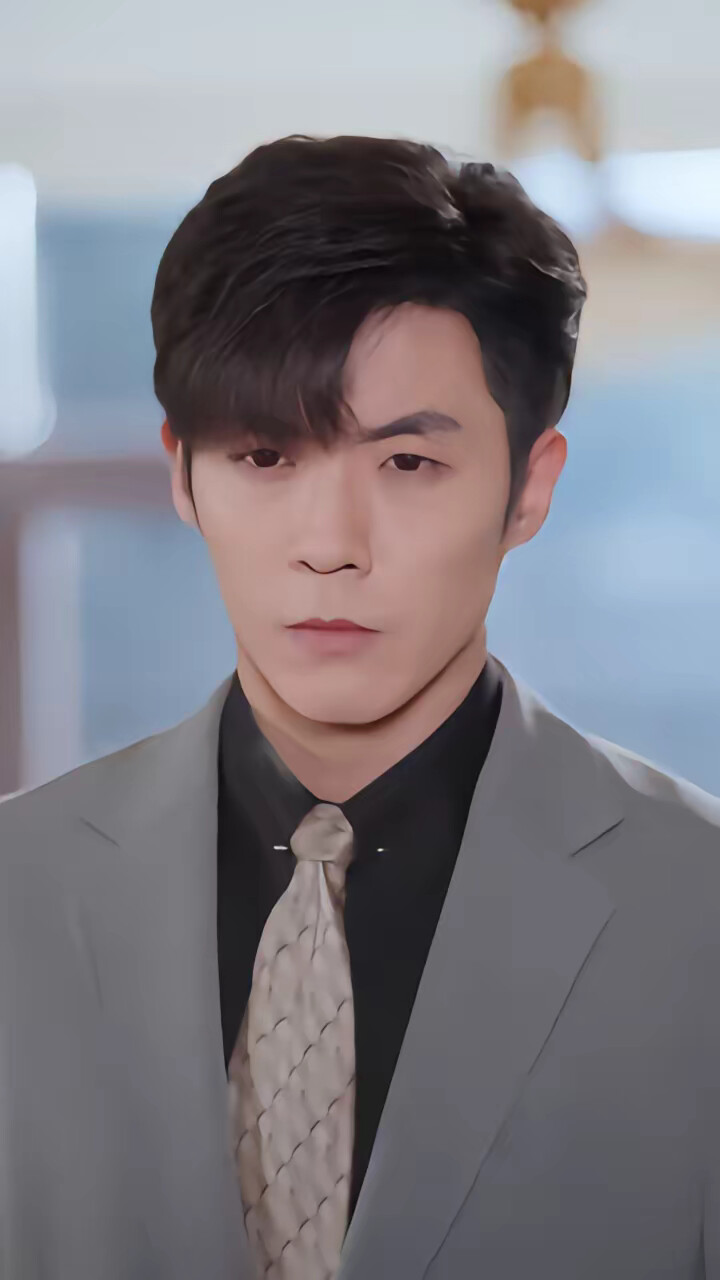 《他是神明奔我而来》剧照